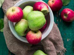 There are many health benefits associated with apples for men
