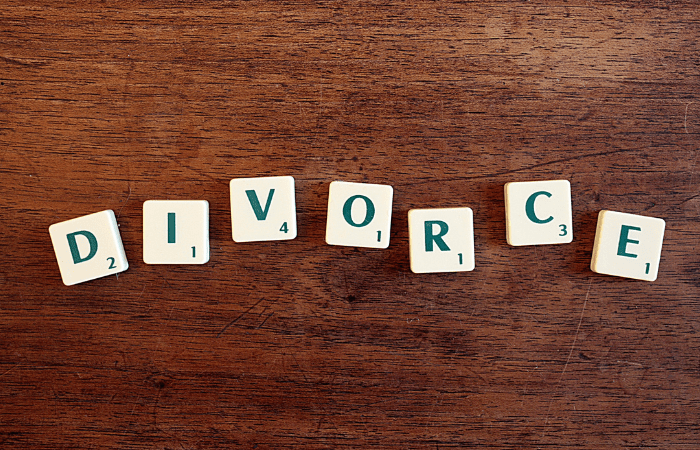 Hire the Best Divorce Lawyer in Delhi NCR!