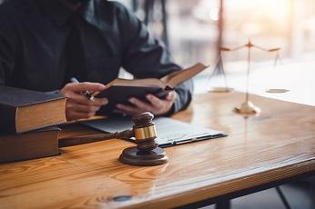 Understanding the Distinction: Lawyer vs. Advocate