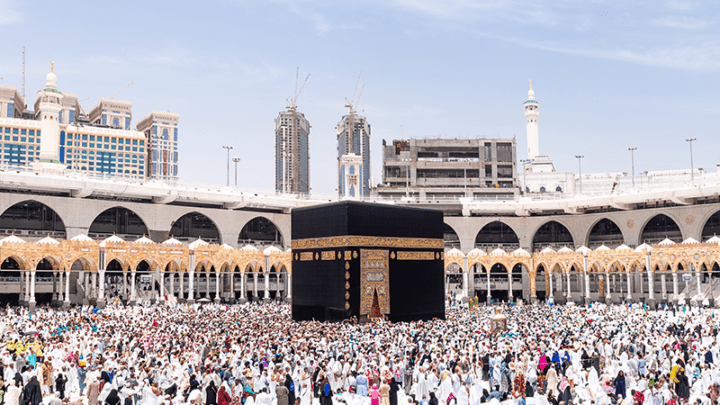What is the reward of Umrah?